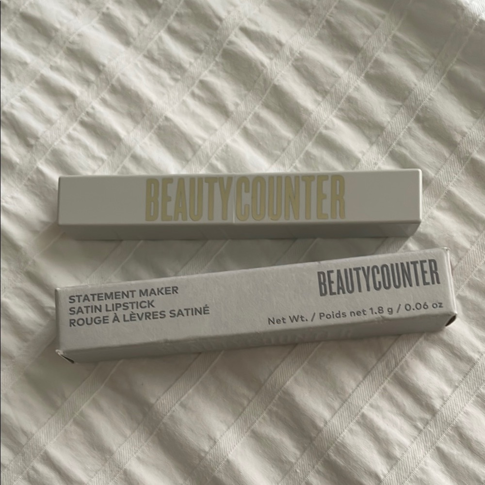 Beautycounter Statement Maker Satin Lipstick - Vibrant (Red)